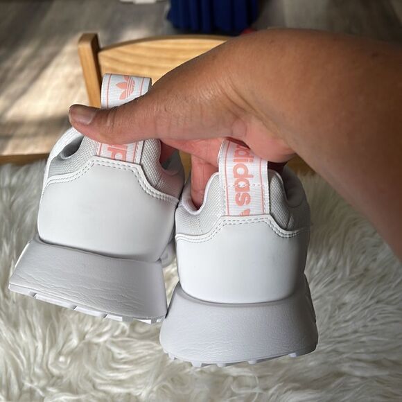 ADIDAS THE BRAND WITH THE 3 STRIPES SNEAKERS - Picture 3 of 11